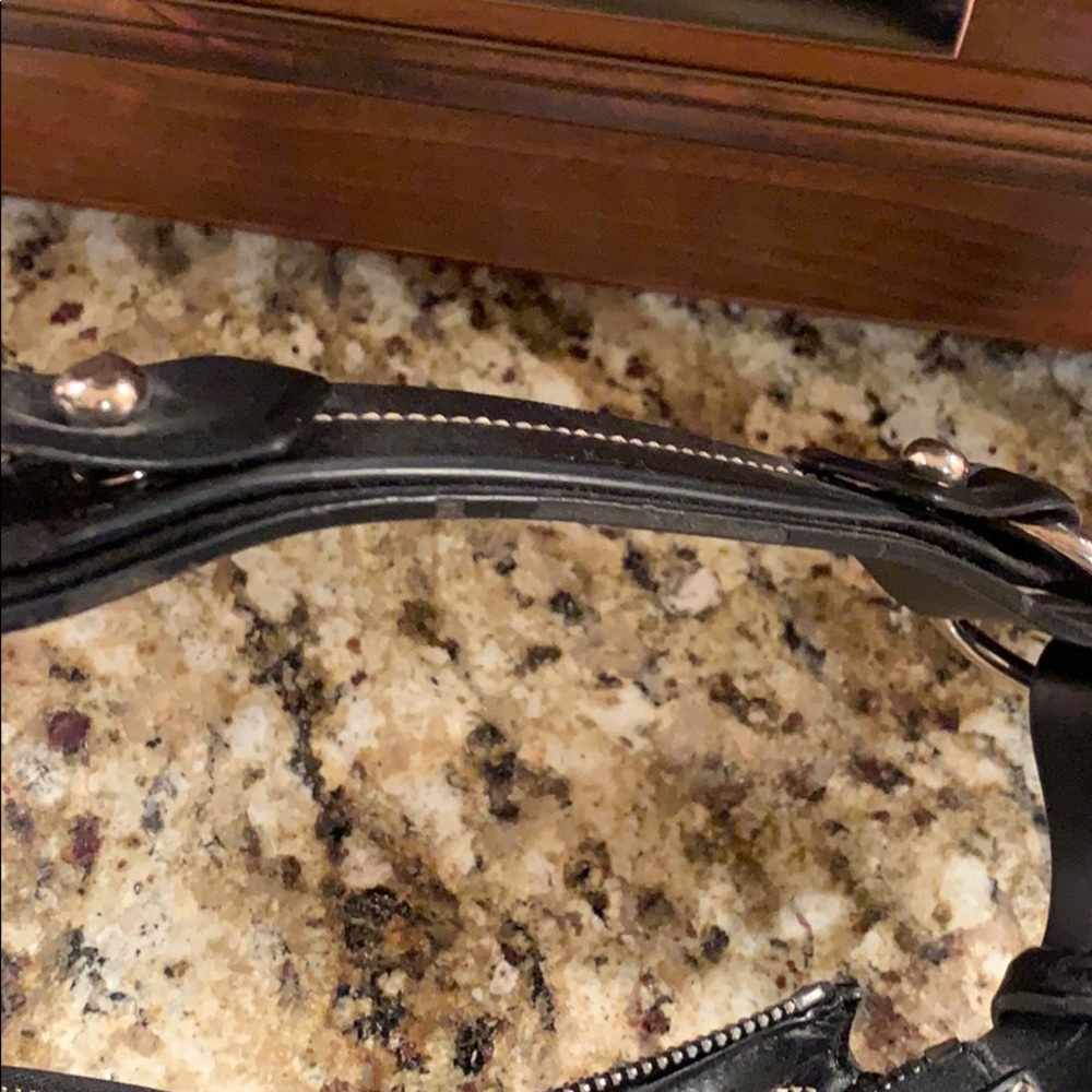 Dooney and Bourke purse - Picture 5 of 5